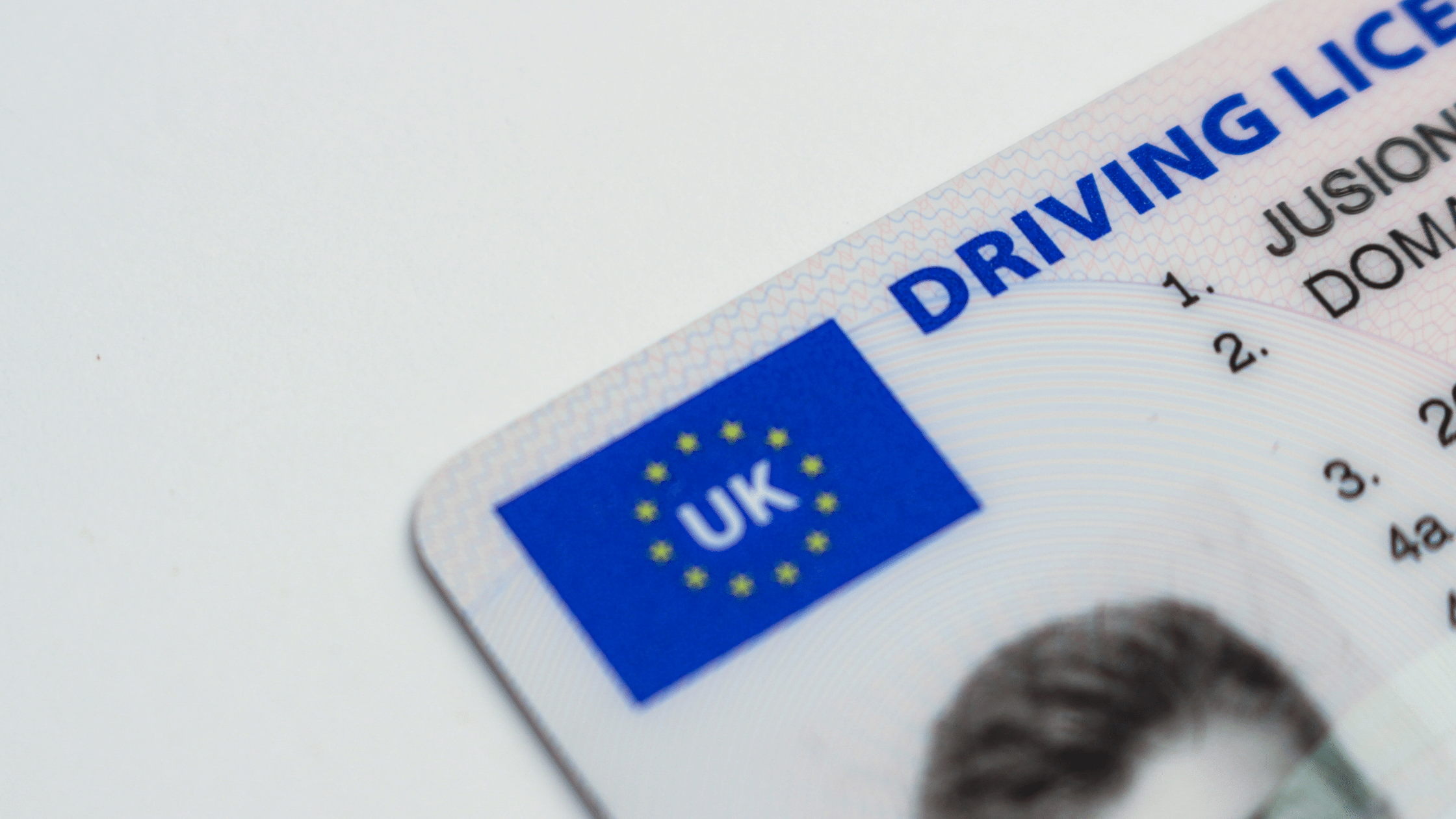 new-style-uk-driving-licences-and-number-plates-unveiled-fleet-summit